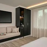 Courtyard By Marriott Hotel