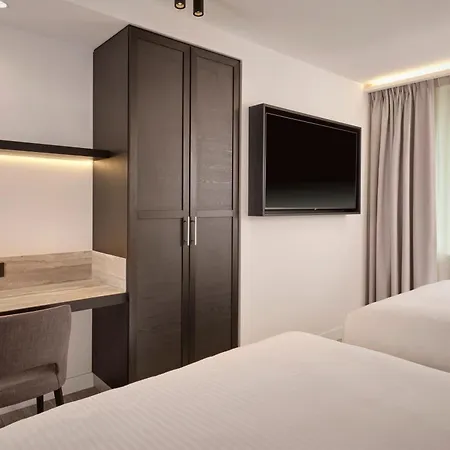 Courtyard By Marriott ホテル 4*