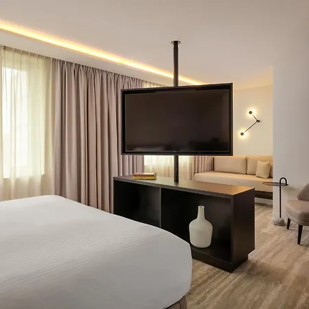 ホテル Courtyard By Marriott ヘント