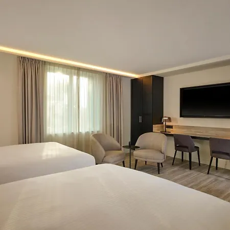 ホテル Courtyard By Marriott 4*