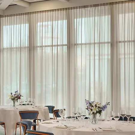 Courtyard By Marriott ホテル 4*