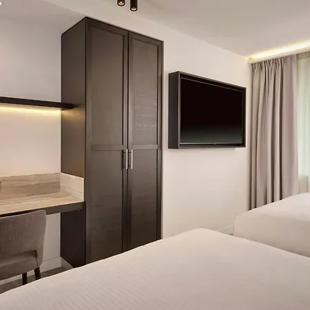 Courtyard By Marriott