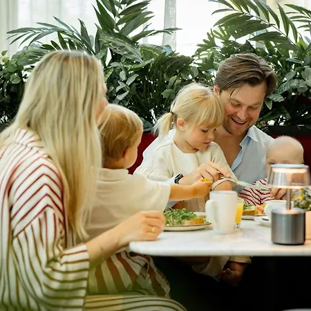 ホテル Courtyard By Marriott 4*