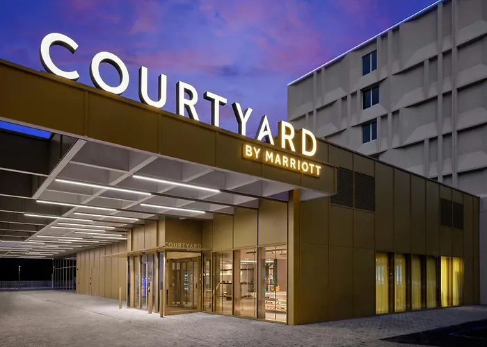 Hotel Courtyard By Marriott *