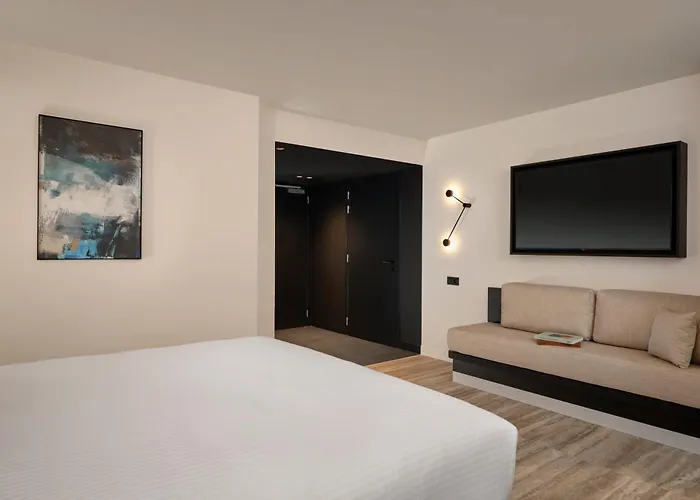 Courtyard By Marriott