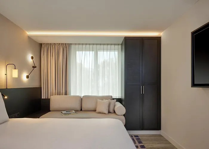 Courtyard By Marriott