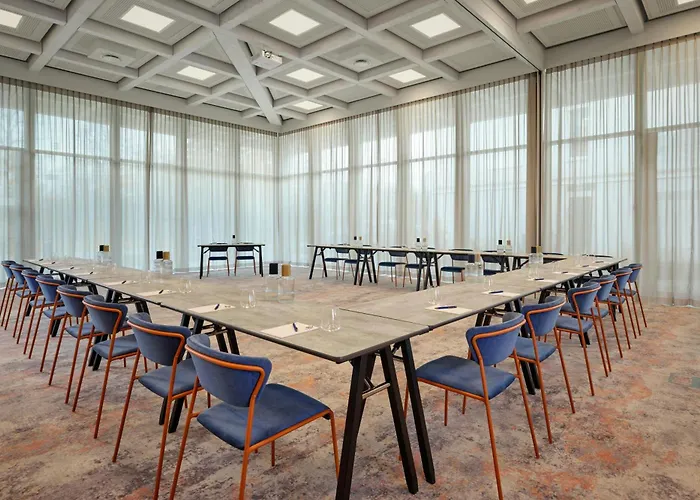 Courtyard By Marriott *