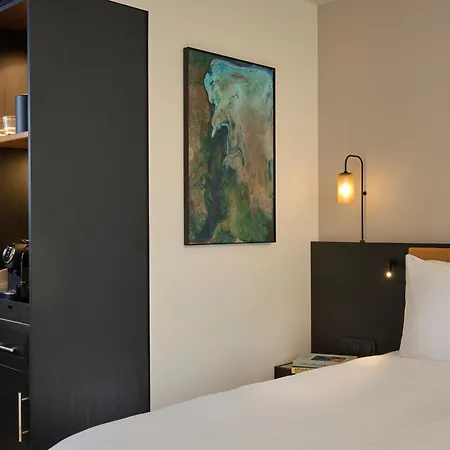 Courtyard By Marriott *