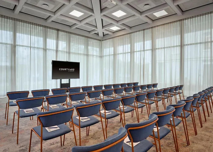 Courtyard By Marriott